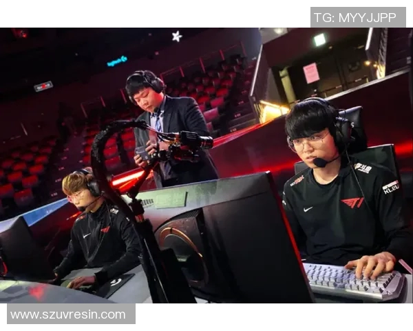 韩国国家男子足球队奋勇争先力争亚洲杯冠军展现团队精神与实力